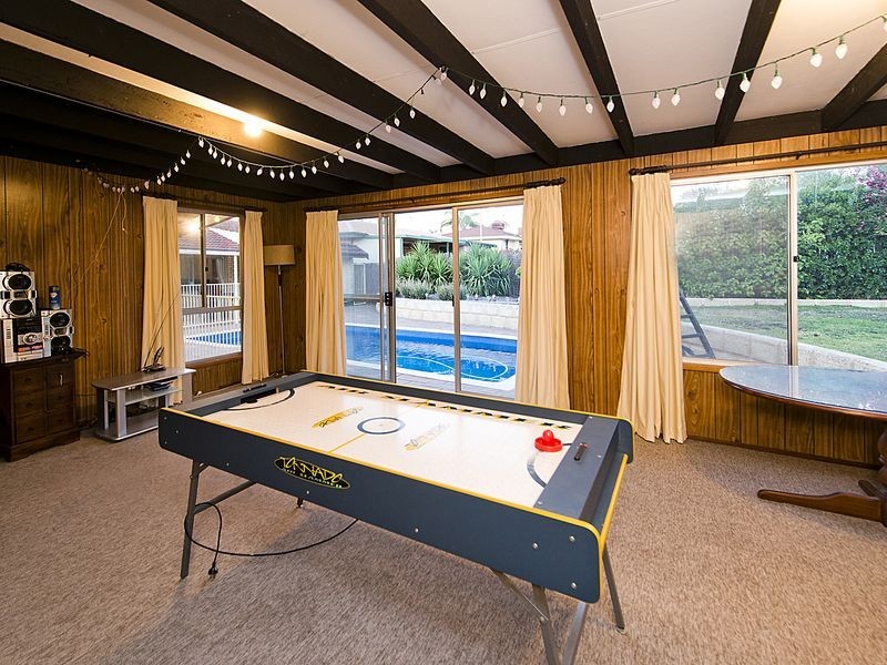 4 Blay Road, Calista WA 6167