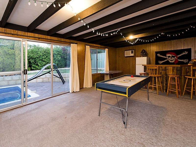 4 Blay Road, Calista WA 6167