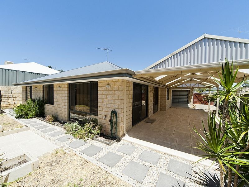 4 Glastonbury Street, Leda WA 6170