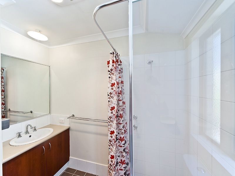 4 Glastonbury Street, Leda WA 6170