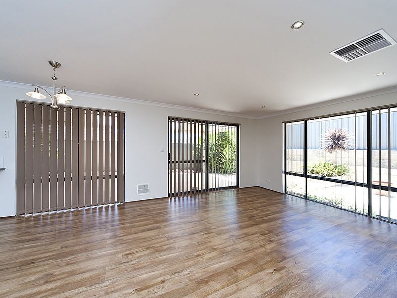 4 Glastonbury Street, Leda WA 6170