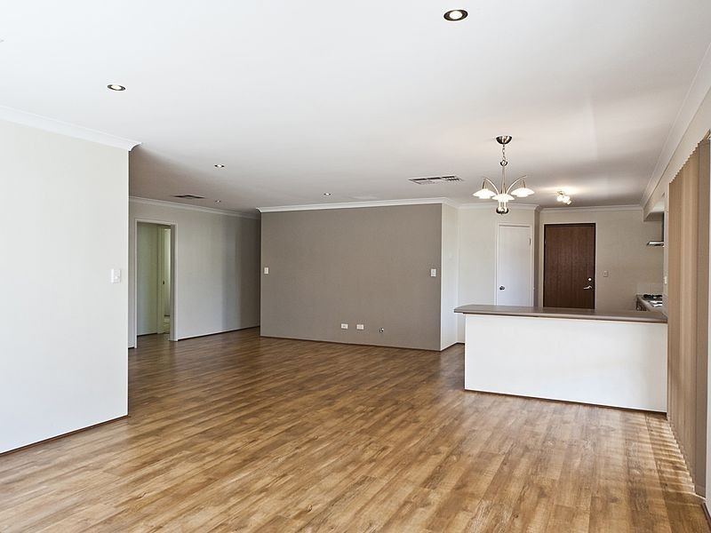 4 Glastonbury Street, Leda WA 6170