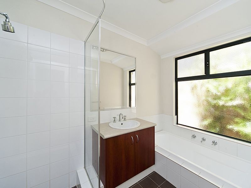 4 Glastonbury Street, Leda WA 6170