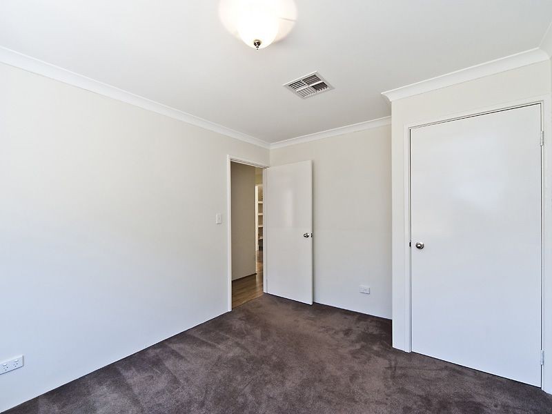 4 Glastonbury Street, Leda WA 6170