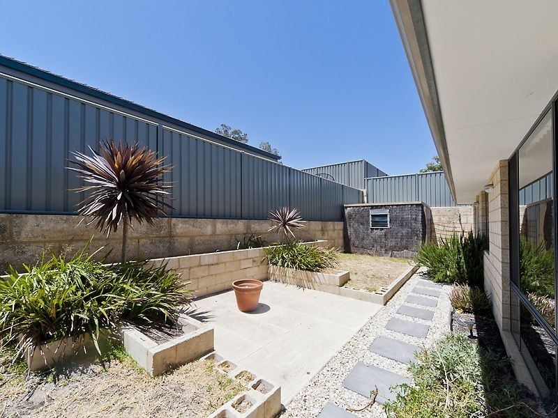 4 Glastonbury Street, Leda WA 6170