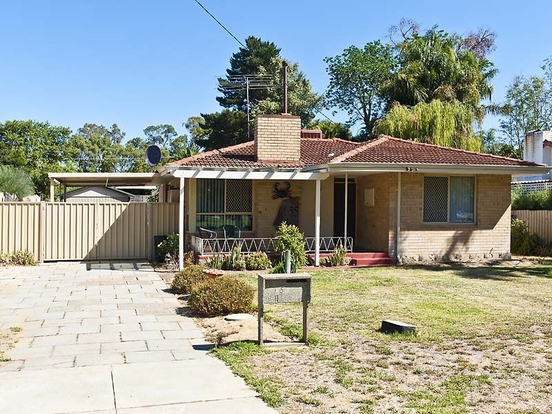 35 Rhodes Crescent, Calista WA 6167