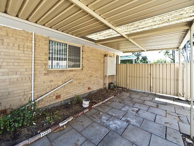 35 Rhodes Crescent, Calista WA 6167
