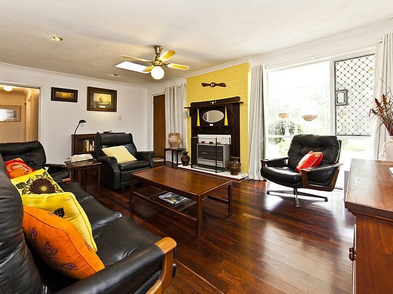 6 Broughton Way, Orelia WA 6167