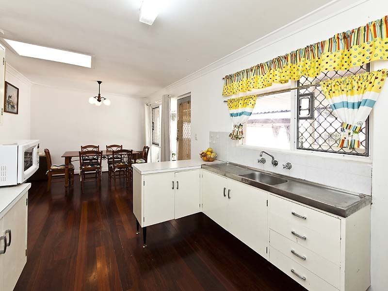 6 Broughton Way, Orelia WA 6167