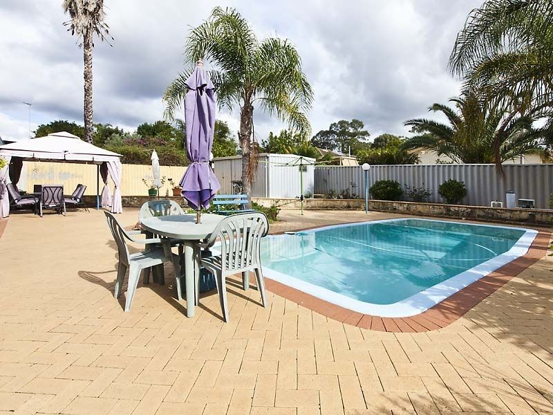 6 Broughton Way, Orelia WA 6167