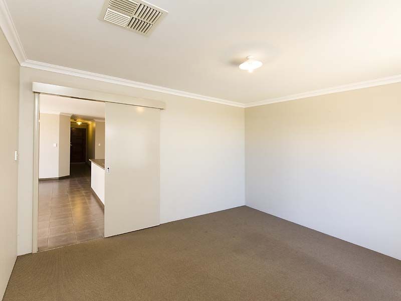 1 Chertsey Way, Wellard WA 6170