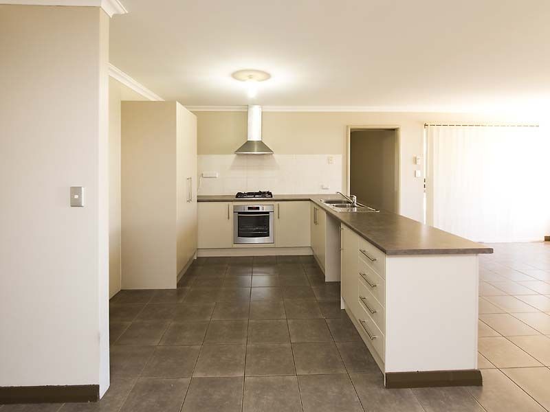 1 Chertsey Way, Wellard WA 6170