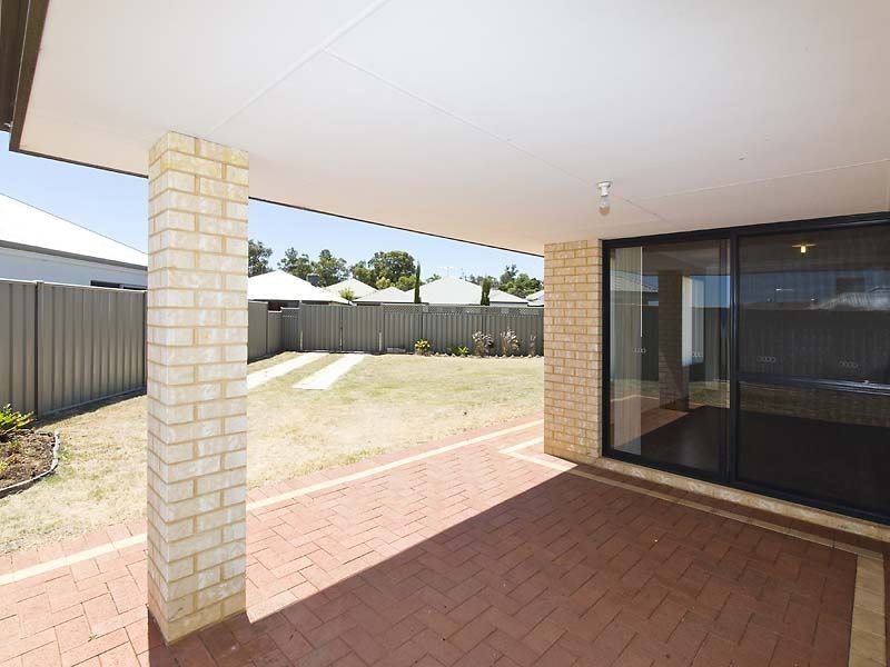 1 Chertsey Way, Wellard WA 6170