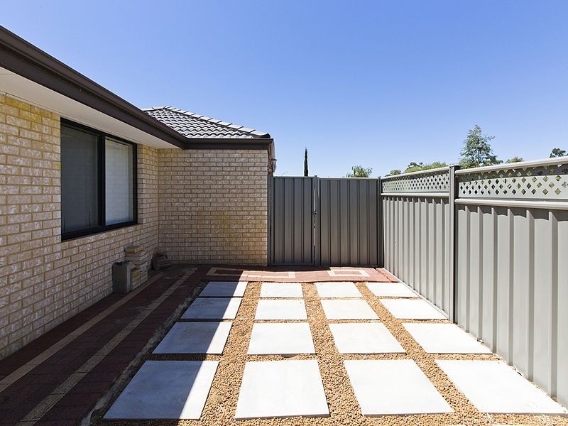 1 Chertsey Way, Wellard WA 6170