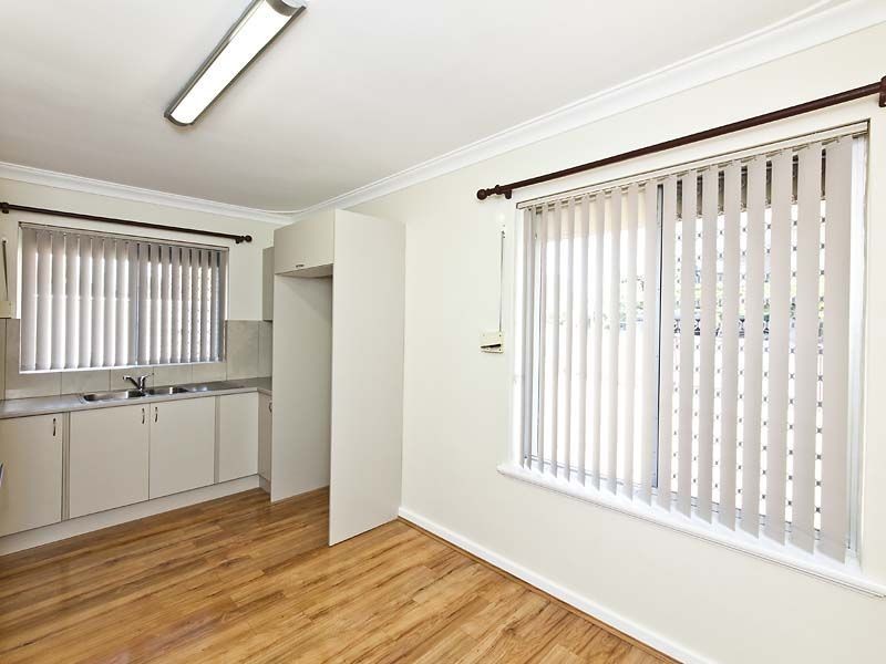 33B Winterfold Road, Hamilton Hill WA 6163