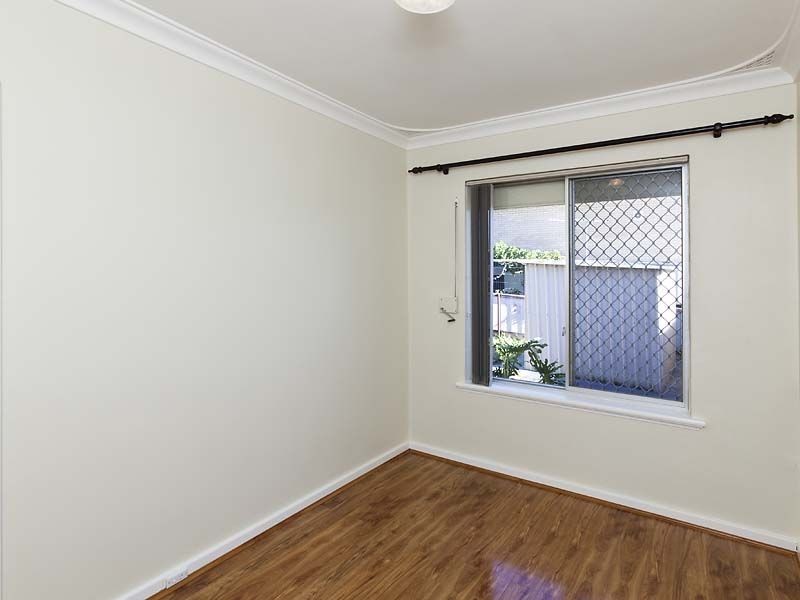 33B Winterfold Road, Hamilton Hill WA 6163