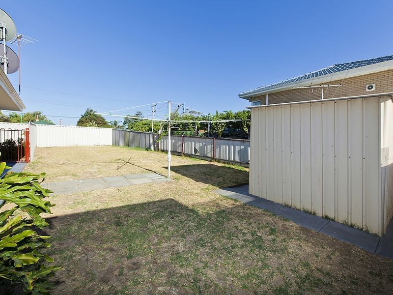 33B Winterfold Road, Hamilton Hill WA 6163