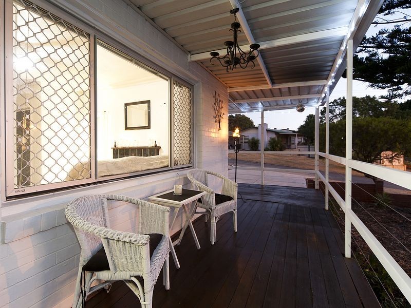 1 Inglis Court, Medina WA 6167