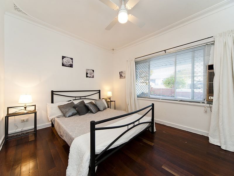 1 Inglis Court, Medina WA 6167