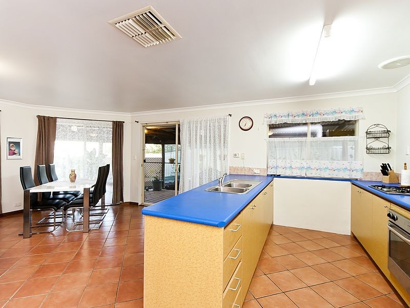 9 Cawdor Lane, Orelia WA 6167