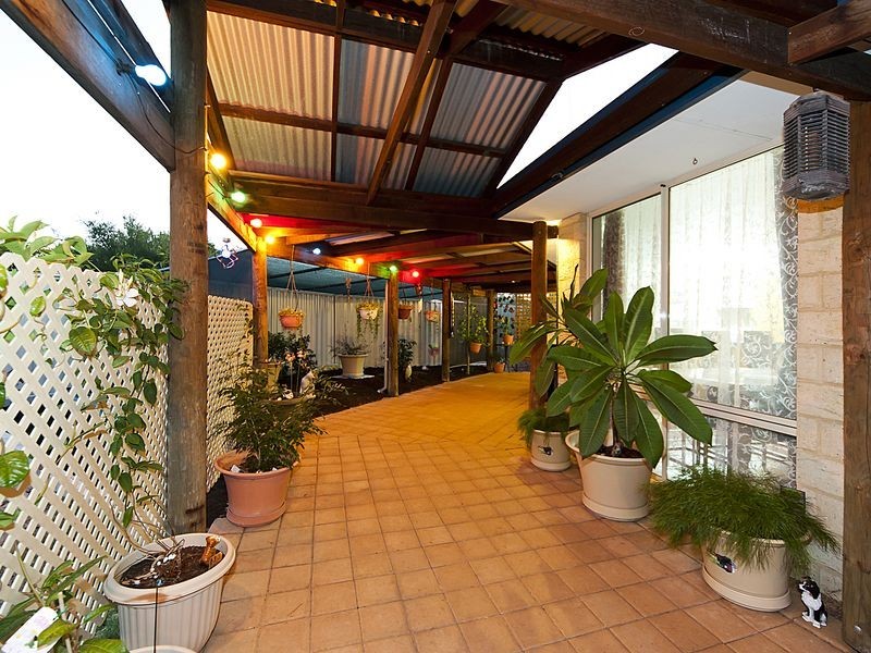 9 Cawdor Lane, Orelia WA 6167