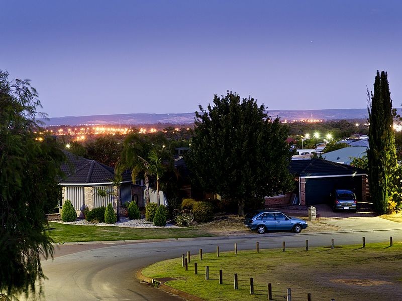 9 Cawdor Lane, Orelia WA 6167