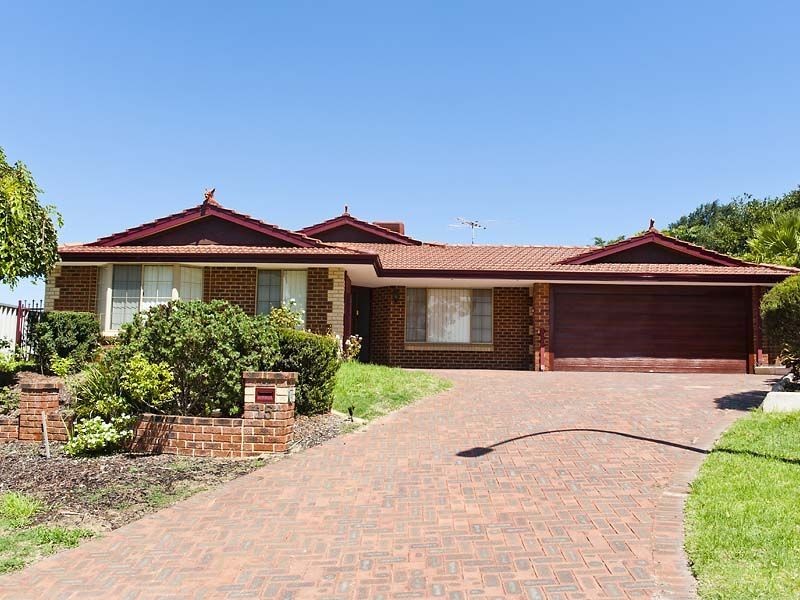 15 Oporto Rise, Coogee WA 6166