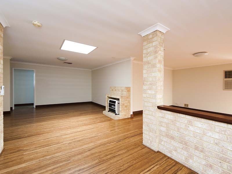 15 Oporto Rise, Coogee WA 6166