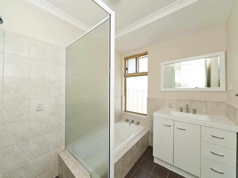 15 Oporto Rise, Coogee WA 6166