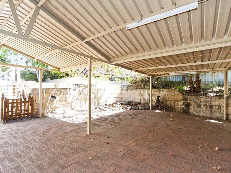15 Oporto Rise, Coogee WA 6166