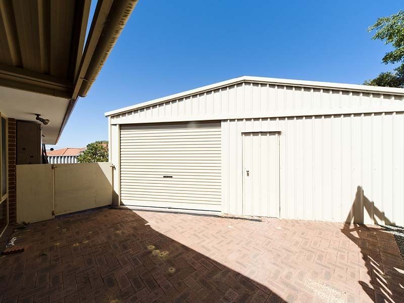 15 Oporto Rise, Coogee WA 6166