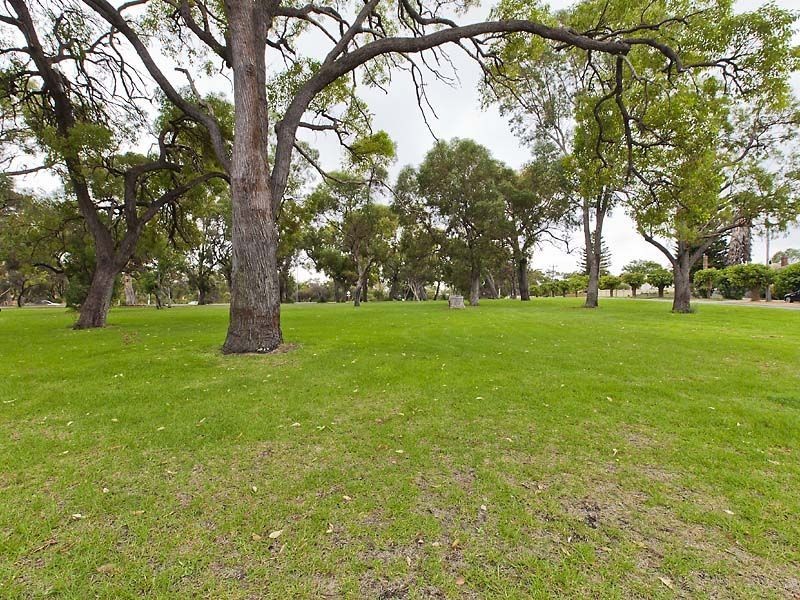 51 Bingfield Road East, Medina WA 6167