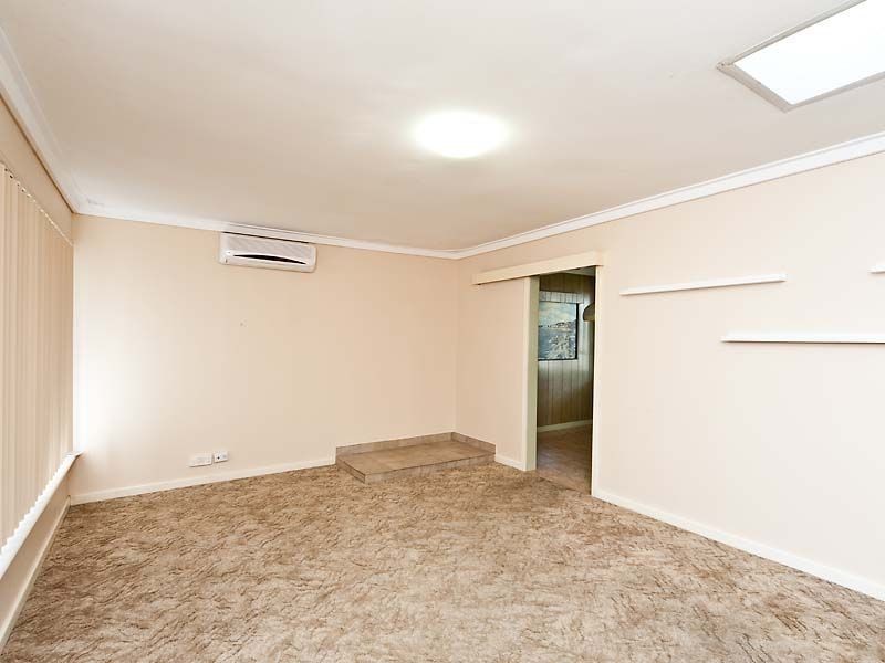 31 Nathaniel Way, Orelia WA 6167