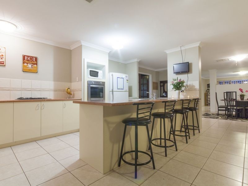 1 Bangor Way, Orelia WA 6167