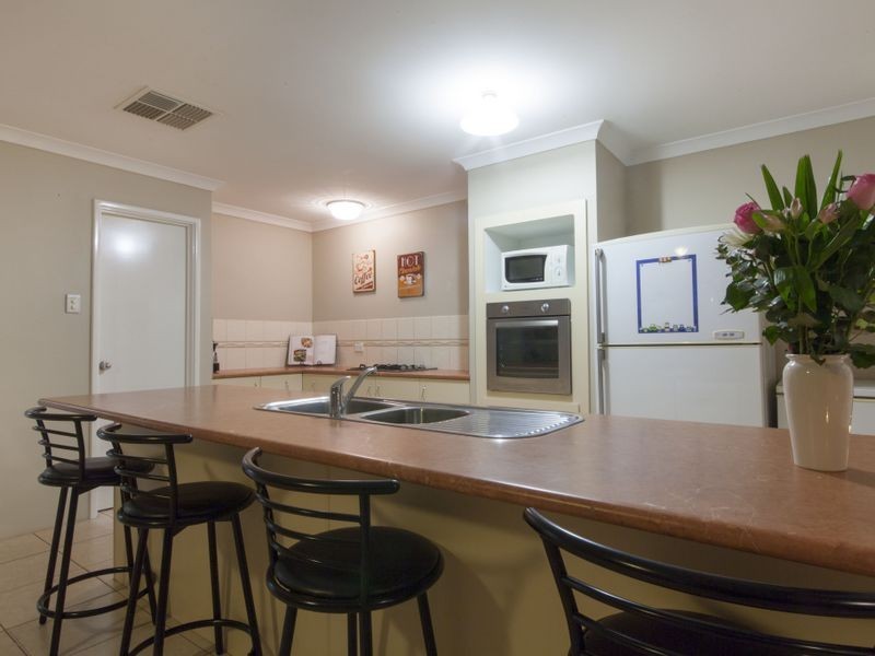 1 Bangor Way, Orelia WA 6167