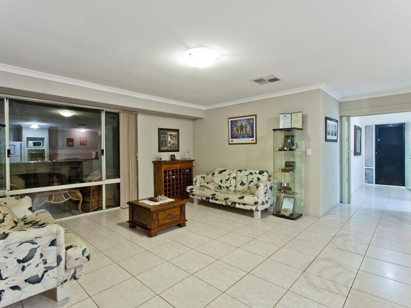 1 Bangor Way, Orelia WA 6167