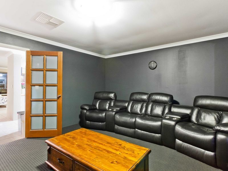 1 Bangor Way, Orelia WA 6167