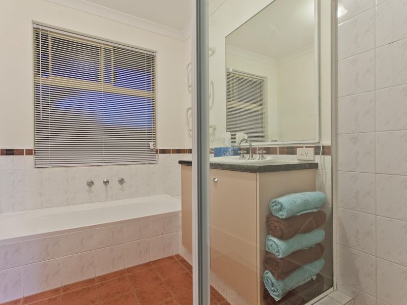 1 Bangor Way, Orelia WA 6167