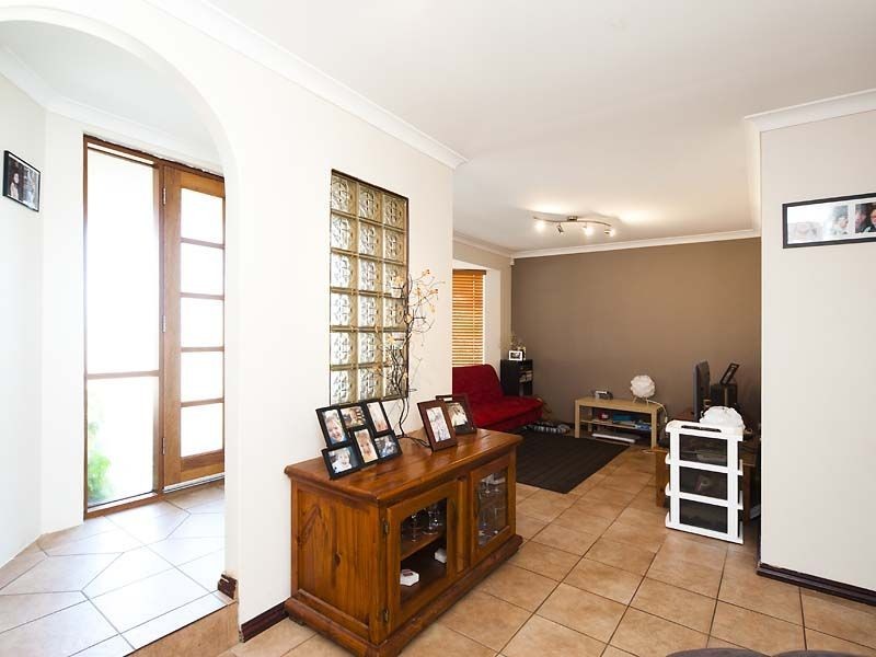 11 Brandon Mews, Parmelia WA 6167