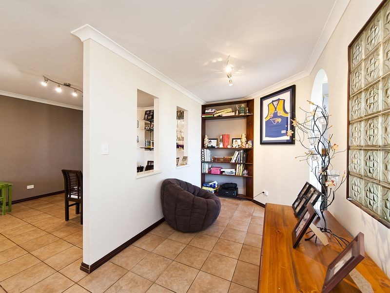 11 Brandon Mews, Parmelia WA 6167