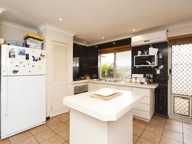 11 Brandon Mews, Parmelia WA 6167