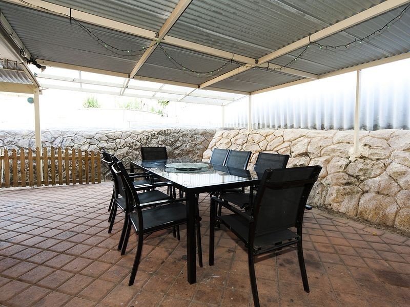 11 Brandon Mews, Parmelia WA 6167