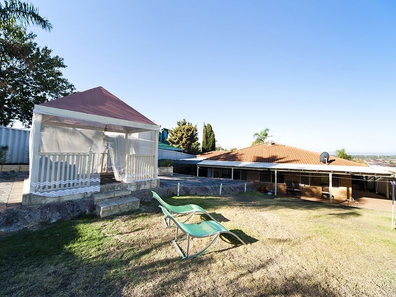 11 Brandon Mews, Parmelia WA 6167