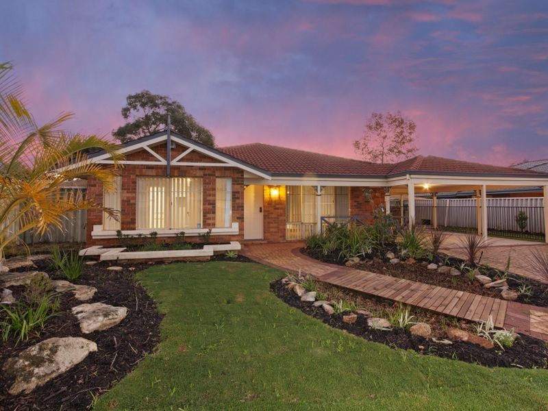 4 Walmer Place, Orelia WA 6167