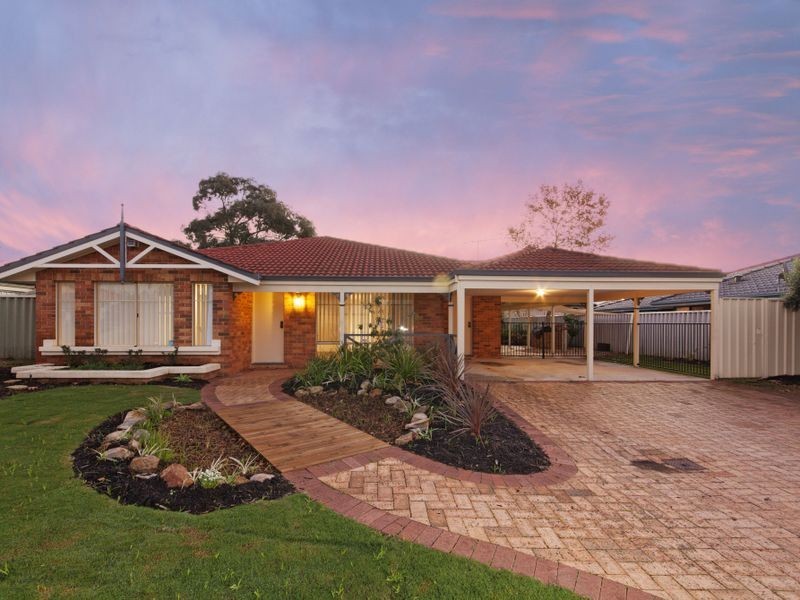 4 Walmer Place, Orelia WA 6167