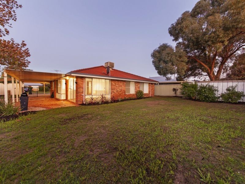 4 Walmer Place, Orelia WA 6167