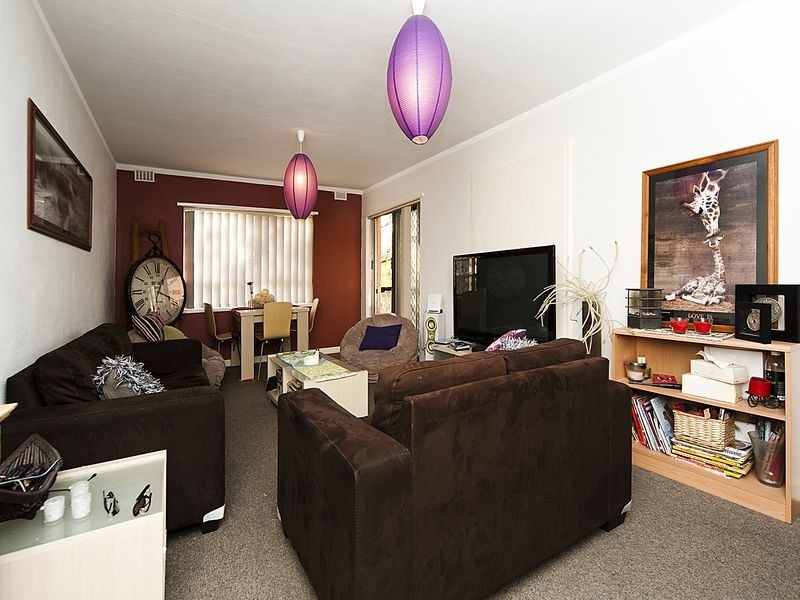 11/4 Canham Way, Orelia WA 6167