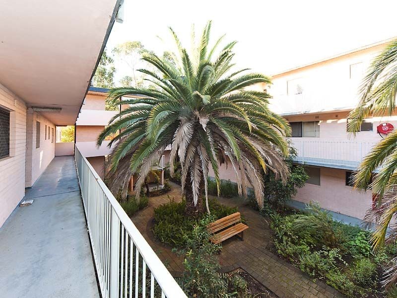 11/4 Canham Way, Orelia WA 6167