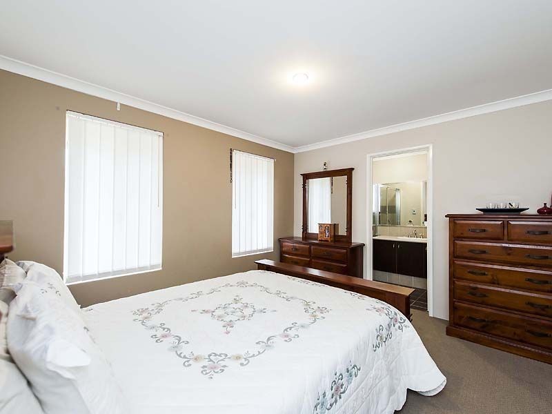 29 Weybridge Drive, Wellard WA 6170