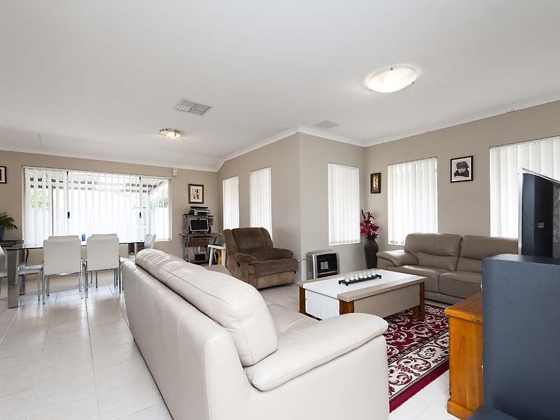 29 Weybridge Drive, Wellard WA 6170